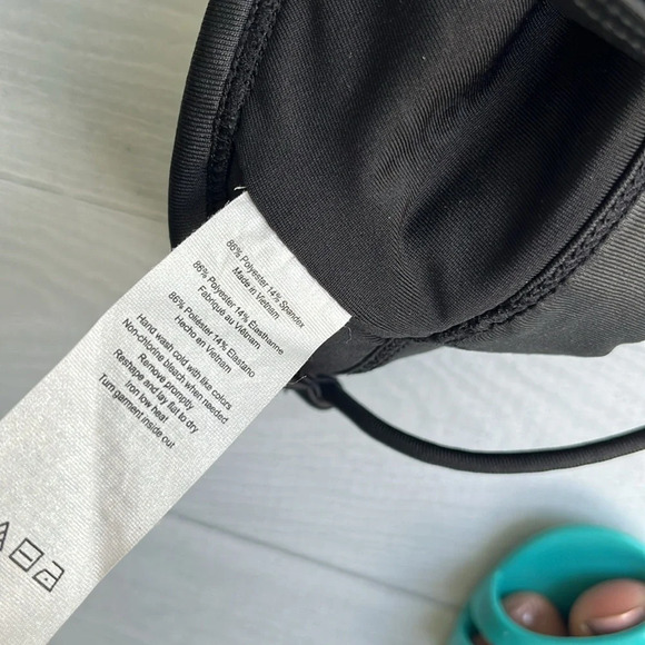 ALO Sunny Strappy Black Faux Leather Look Yoga Top XS - Picture 5 of 5